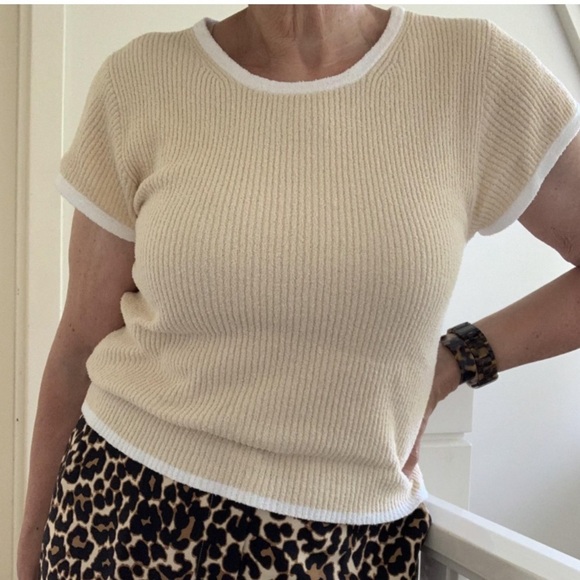 J crew  Cream Ribbed Knit Top Size M - Picture 1 of 8